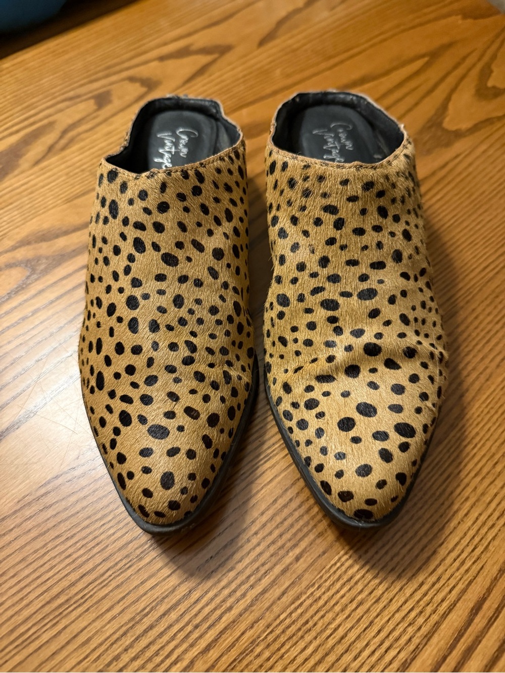 Crown Vintage Tan Spotted Pointed-Toe Mule Clogs